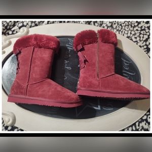 Lamo fur boots with bow